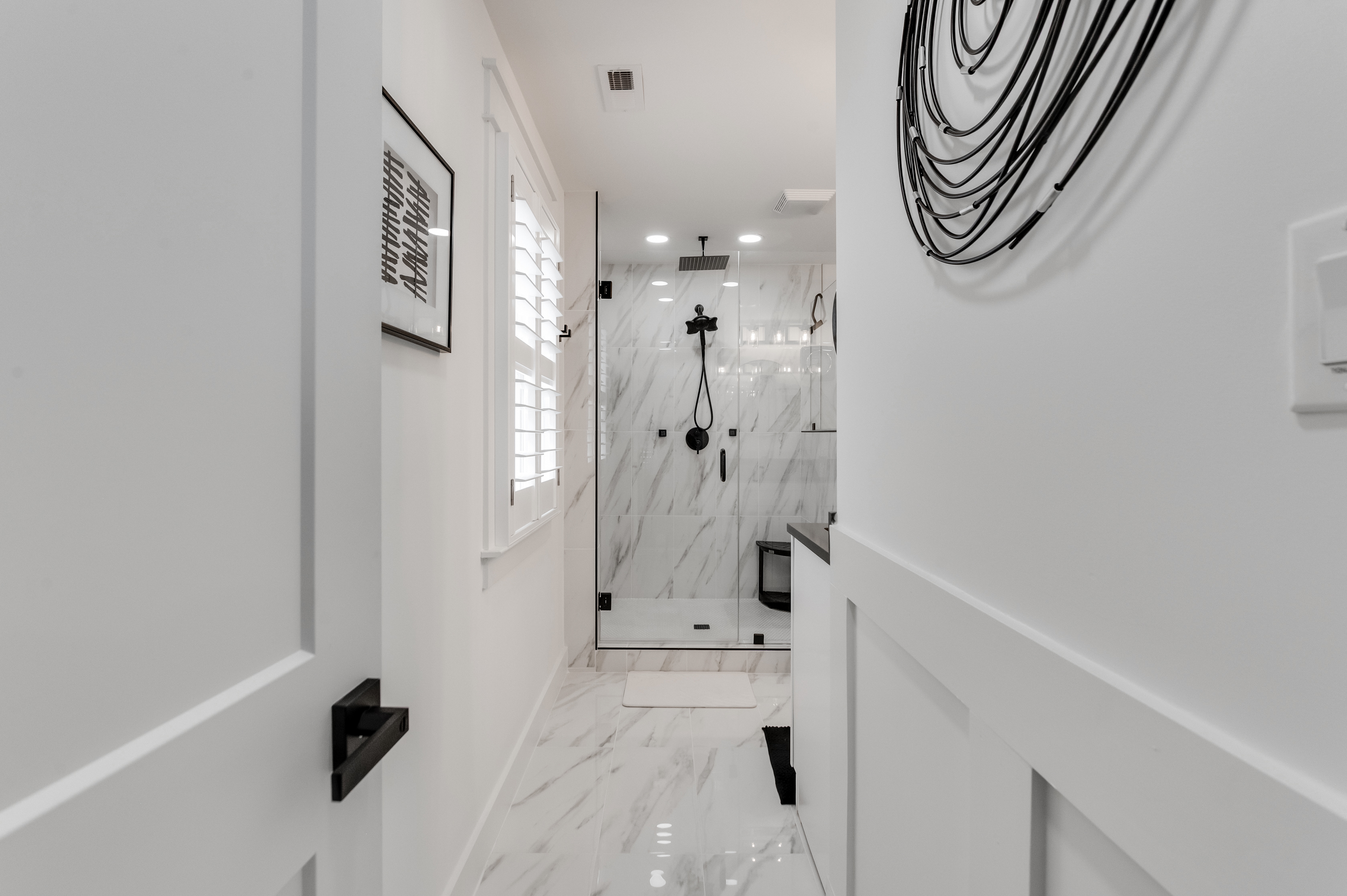 3rd Level Ensuite Full Bathroom