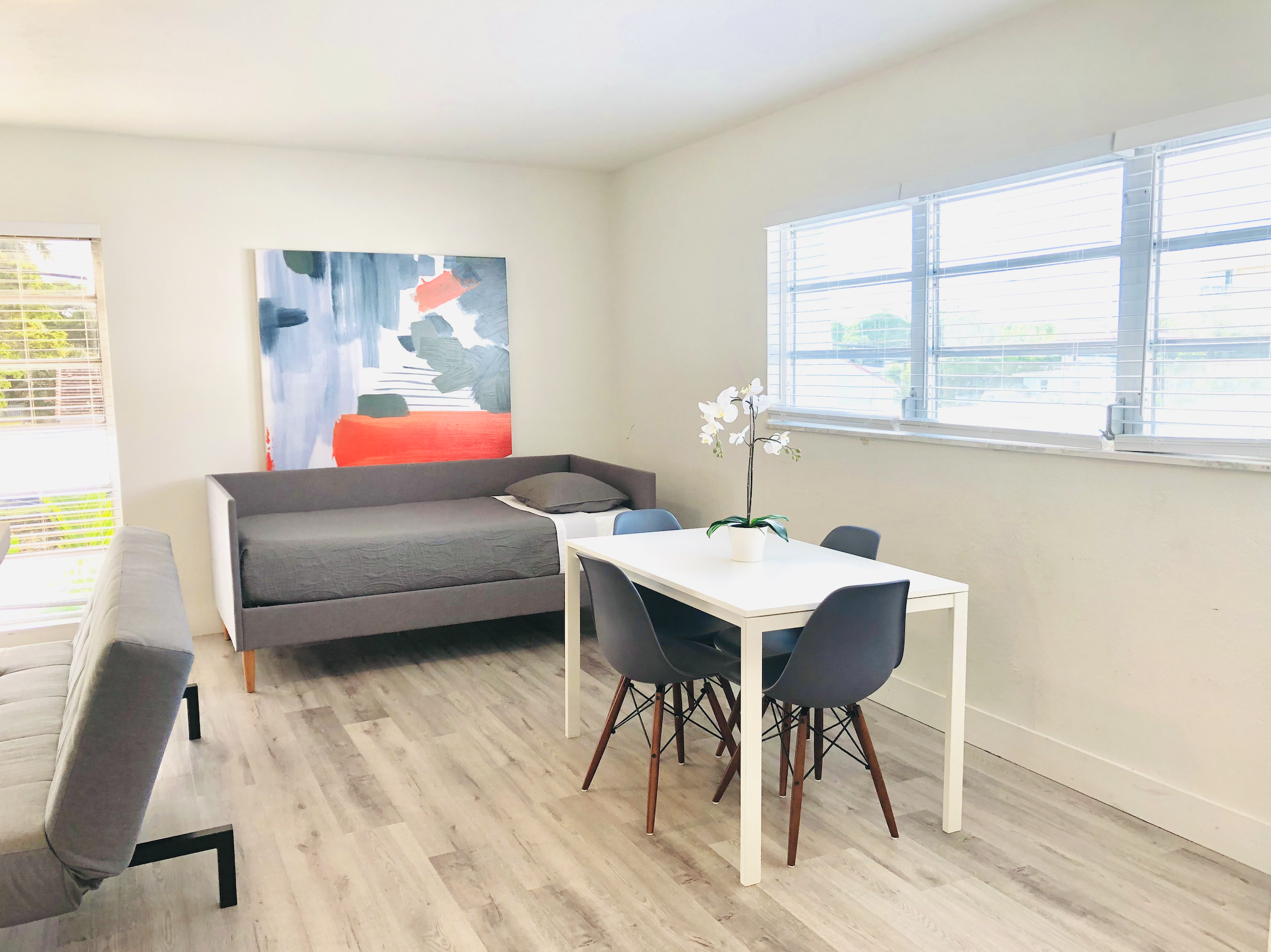 Featuring day bed in the living room to sleep your 3rd guest.