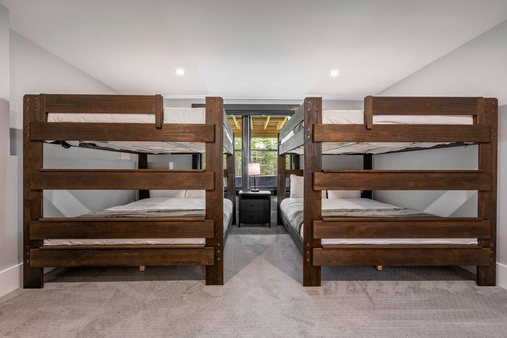 Queen over queen bunks making for plenty of space - all with organic cotton high end linens!