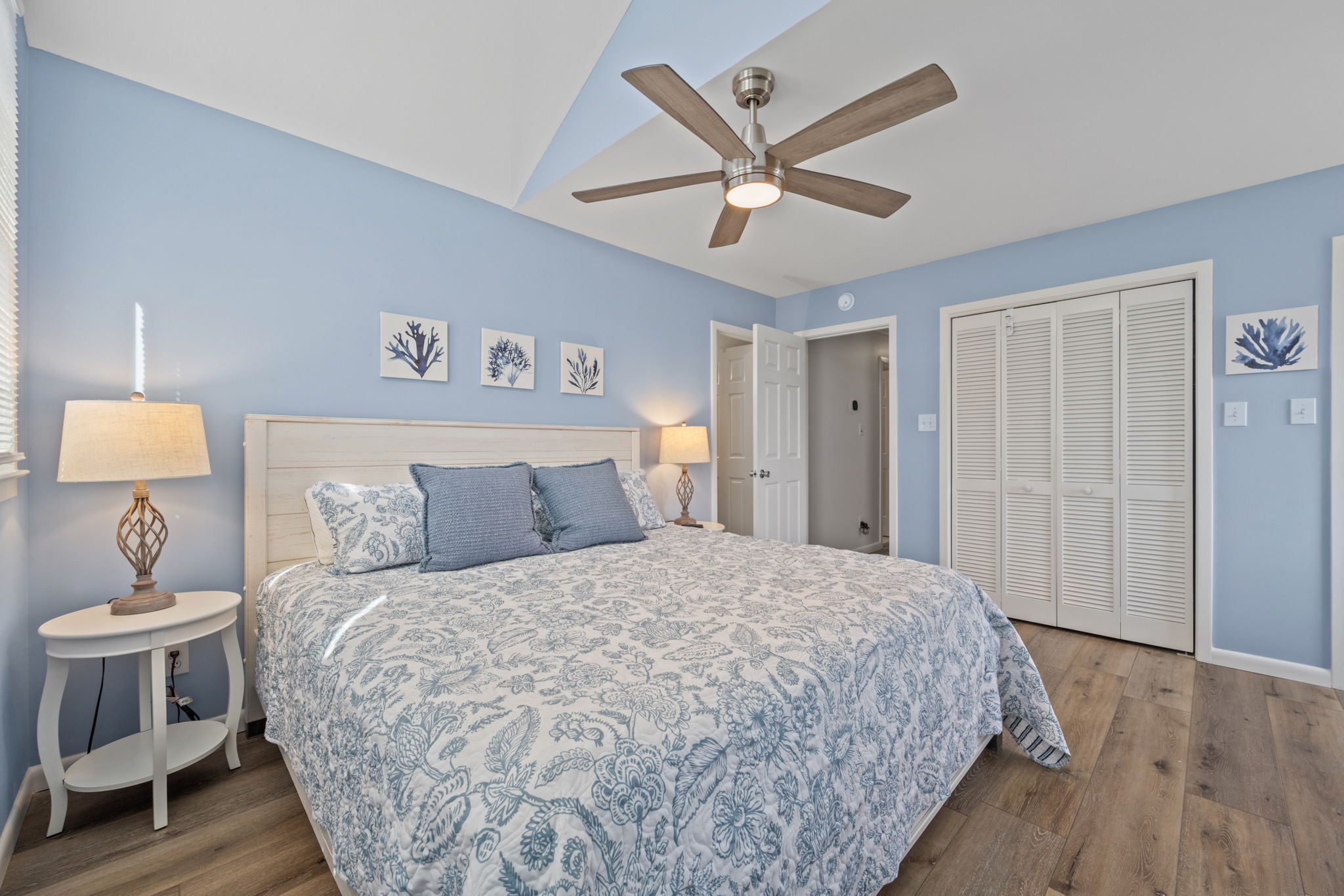 Let the day melt away in a space designed for total relaxation and effortless comfort