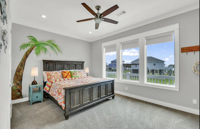 1st floor - King bed with full ensuite bathroom - garden tub and separate shower.