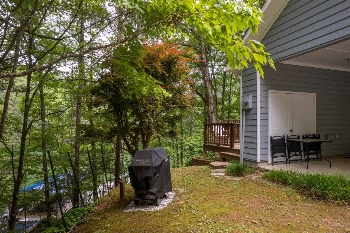 Outdoor Patio: Enjoy meals surrounded by nature on your private, shaded deck!