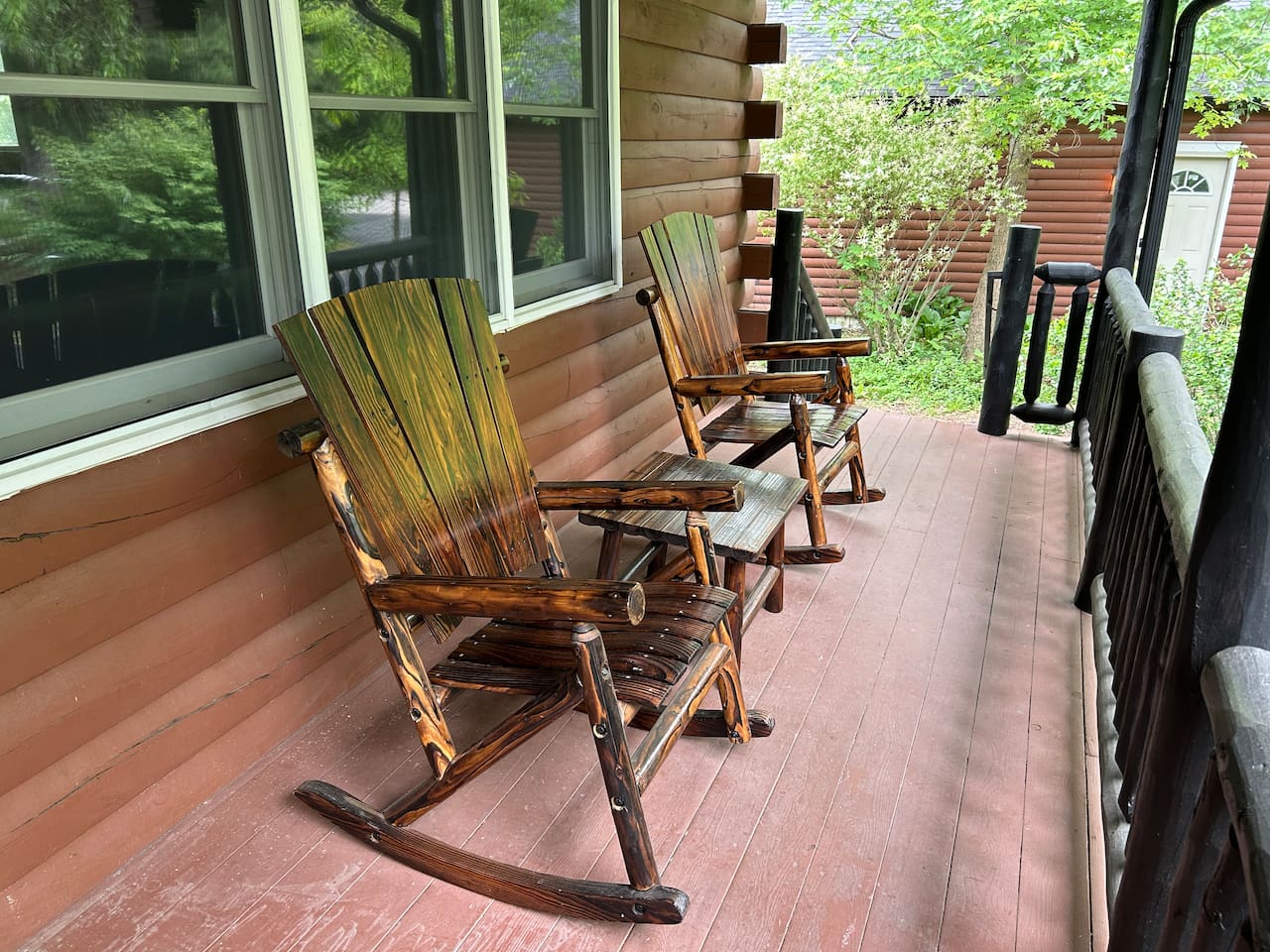 Enjoy drinking your coffee while relaxing on the front porch of the cabin. This is another great place to enjoy listening to the birds and watching deer. 