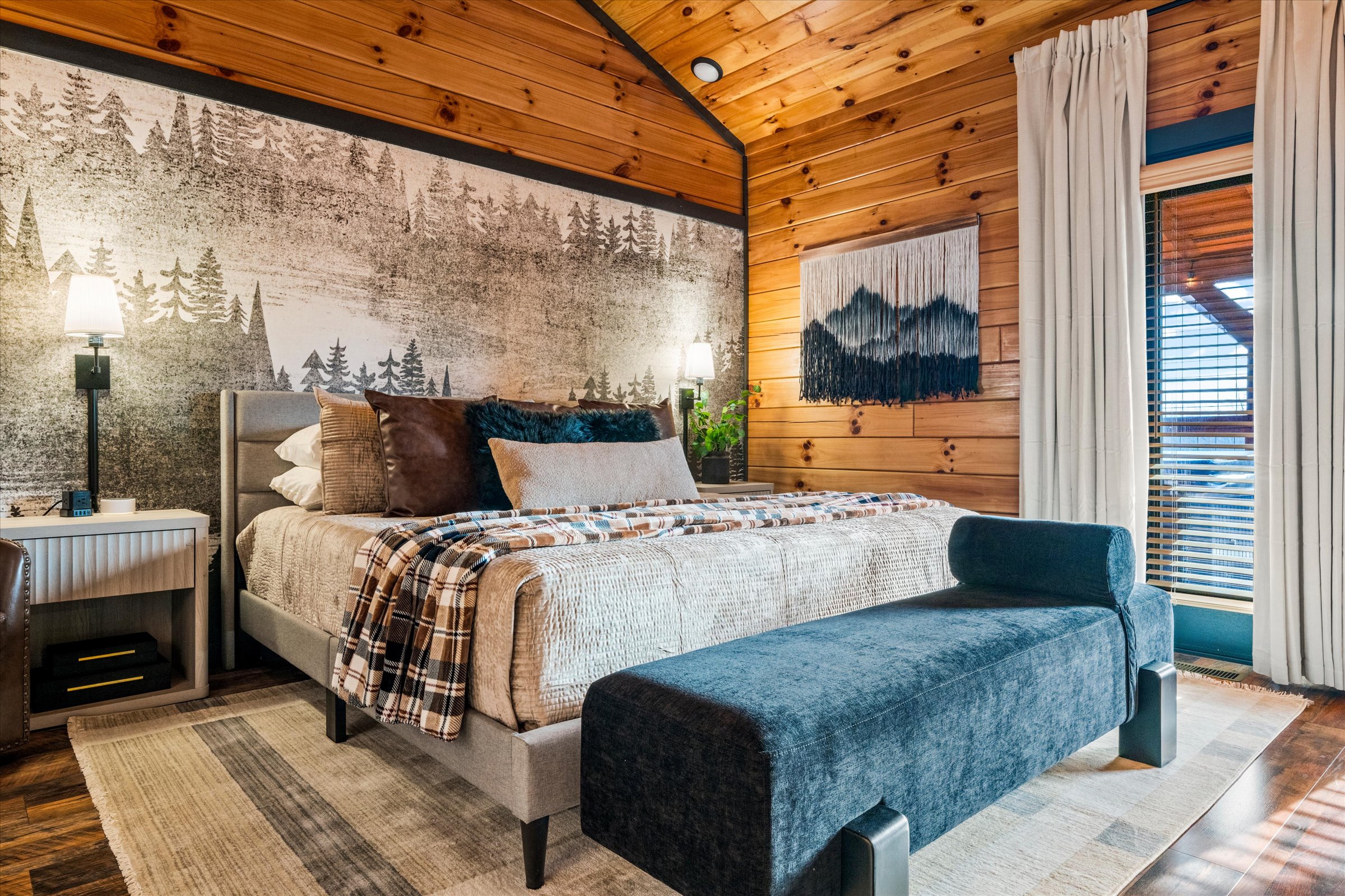 Spacious king suite for ultimate relaxation 💛