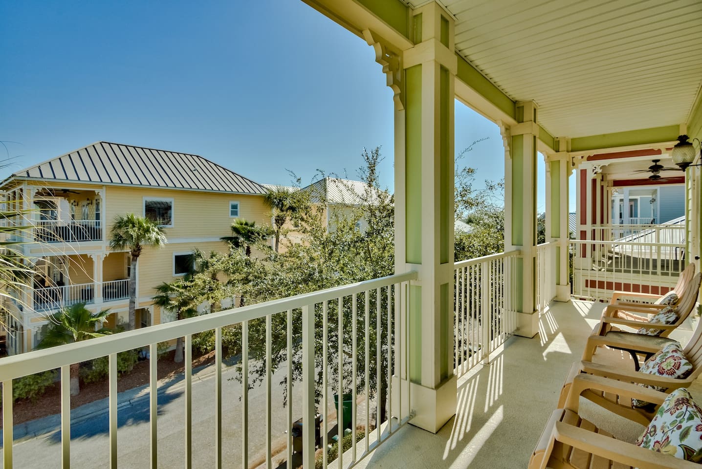 Another balcony! More relaxation!