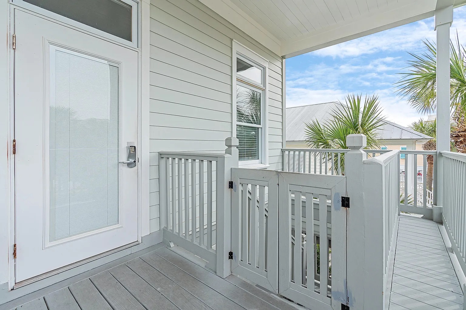 Front door entrance/deck