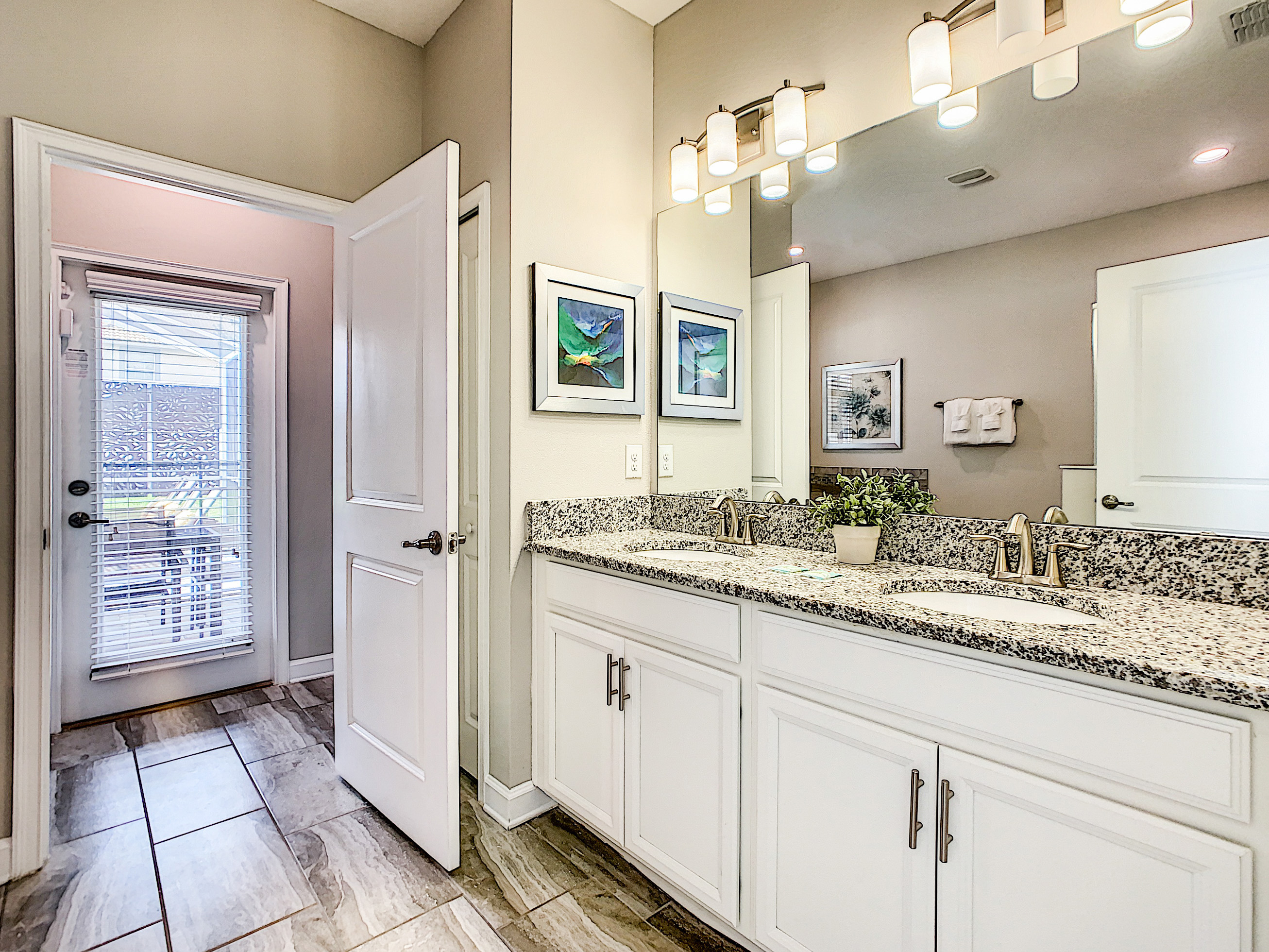 Master Suite En Suite Bathroom