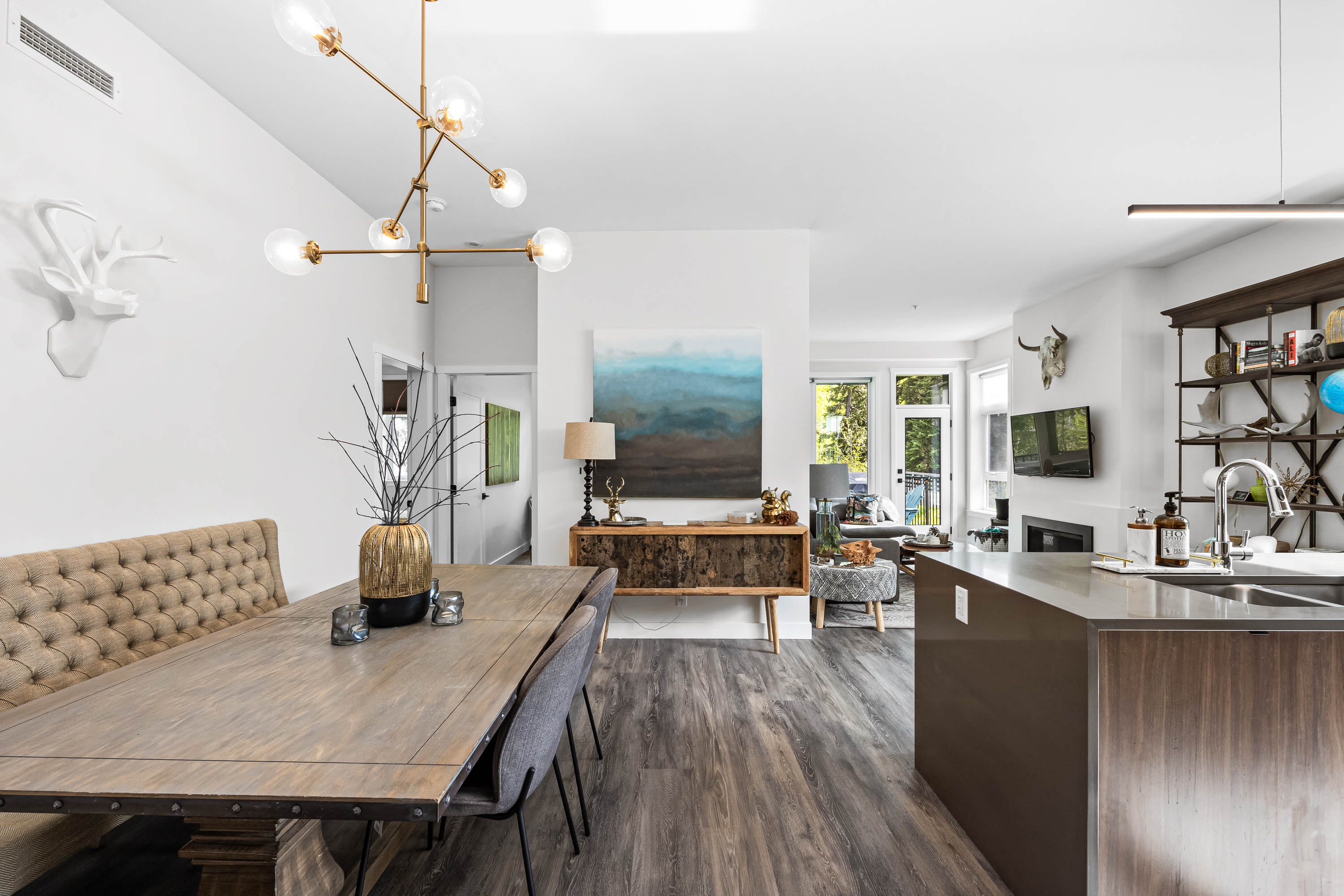 Beautiful & Modern Condo, Ski-In Ski-Out 2