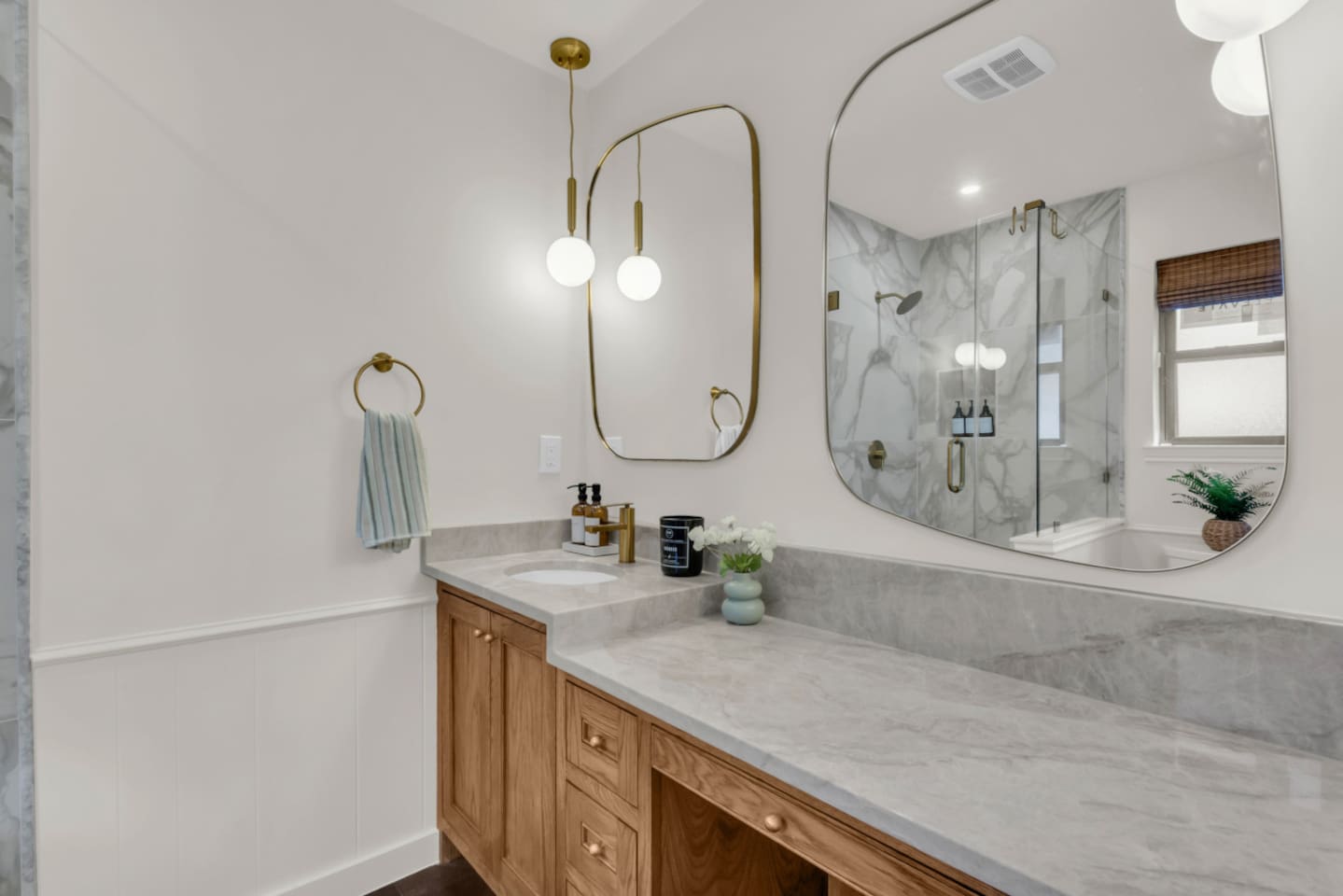 Oversized vanity with ample counter space, perfect for getting ready before a night out in Dallas, with easy access to Addison, Plano, and Central Dallas hotspots.