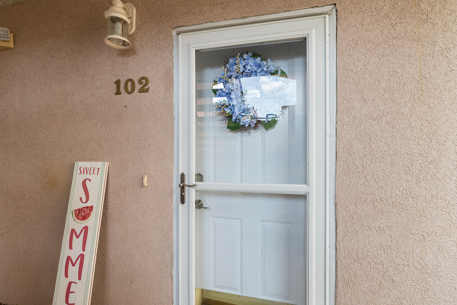 Welcome to Lakeside Escape!