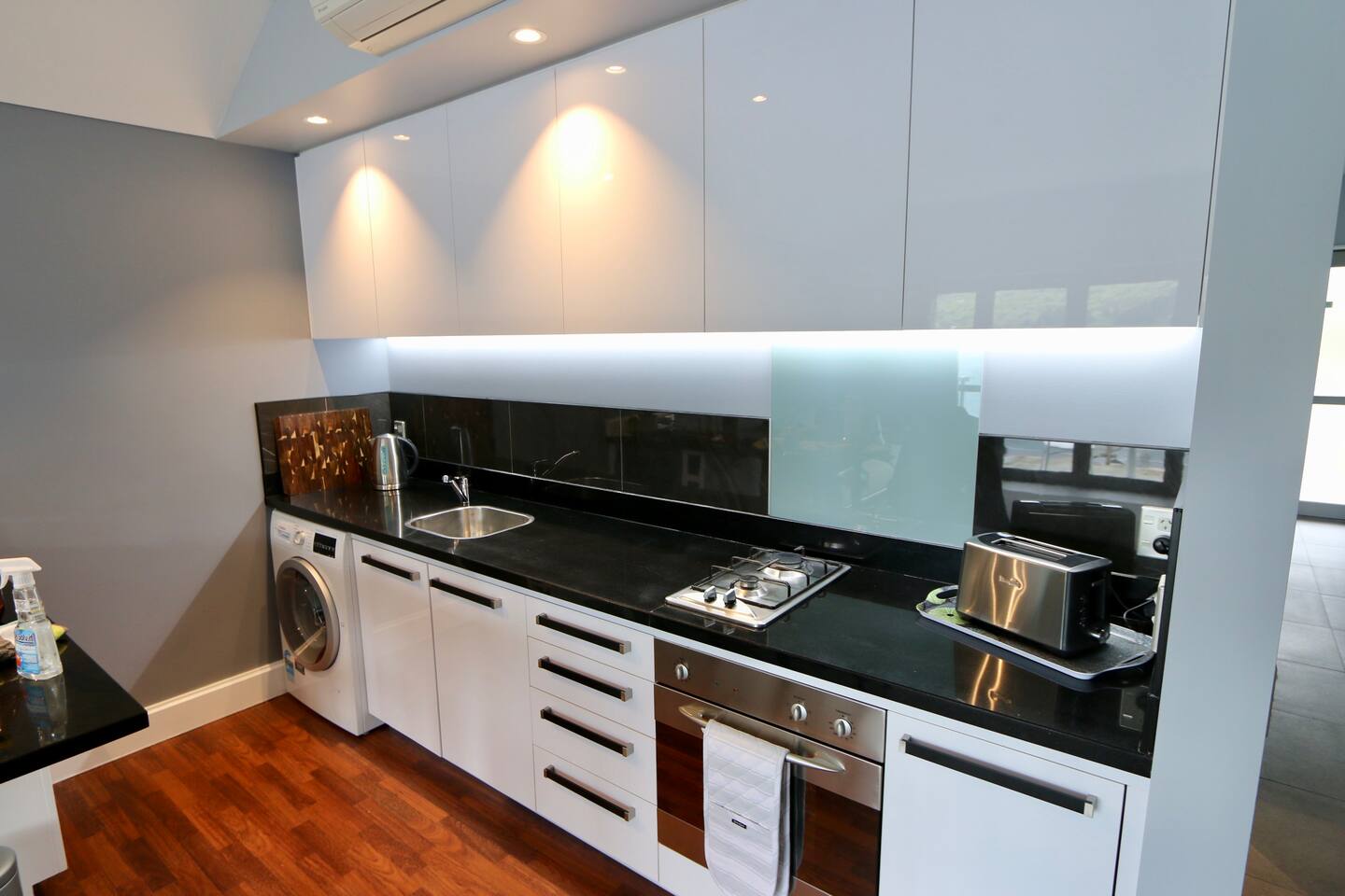 Washer/dryer in kitchen