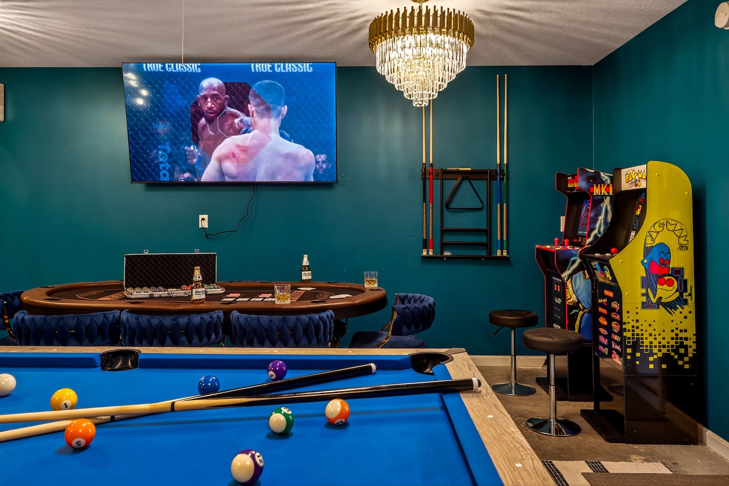 Everything you can do in the speakeasy.