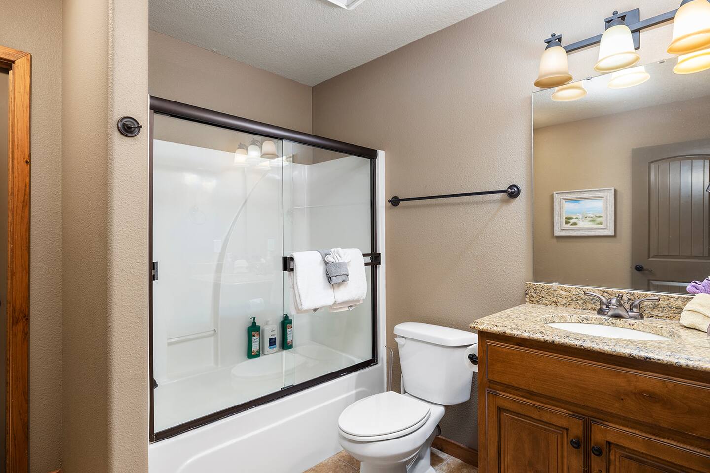 Ensuite bathroom with walk in closet