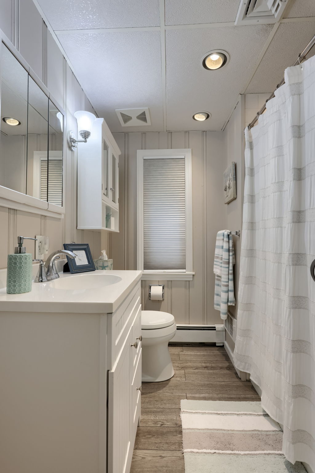 Shampoo, Conditioner, and Body wash provided 