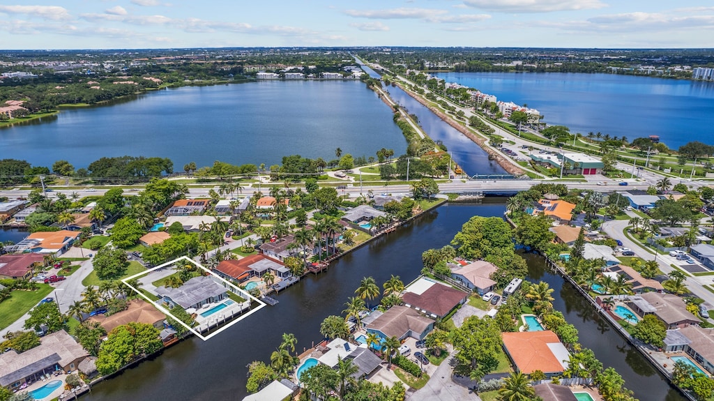 We are in a safe, quiet, peaceful location on the canal.