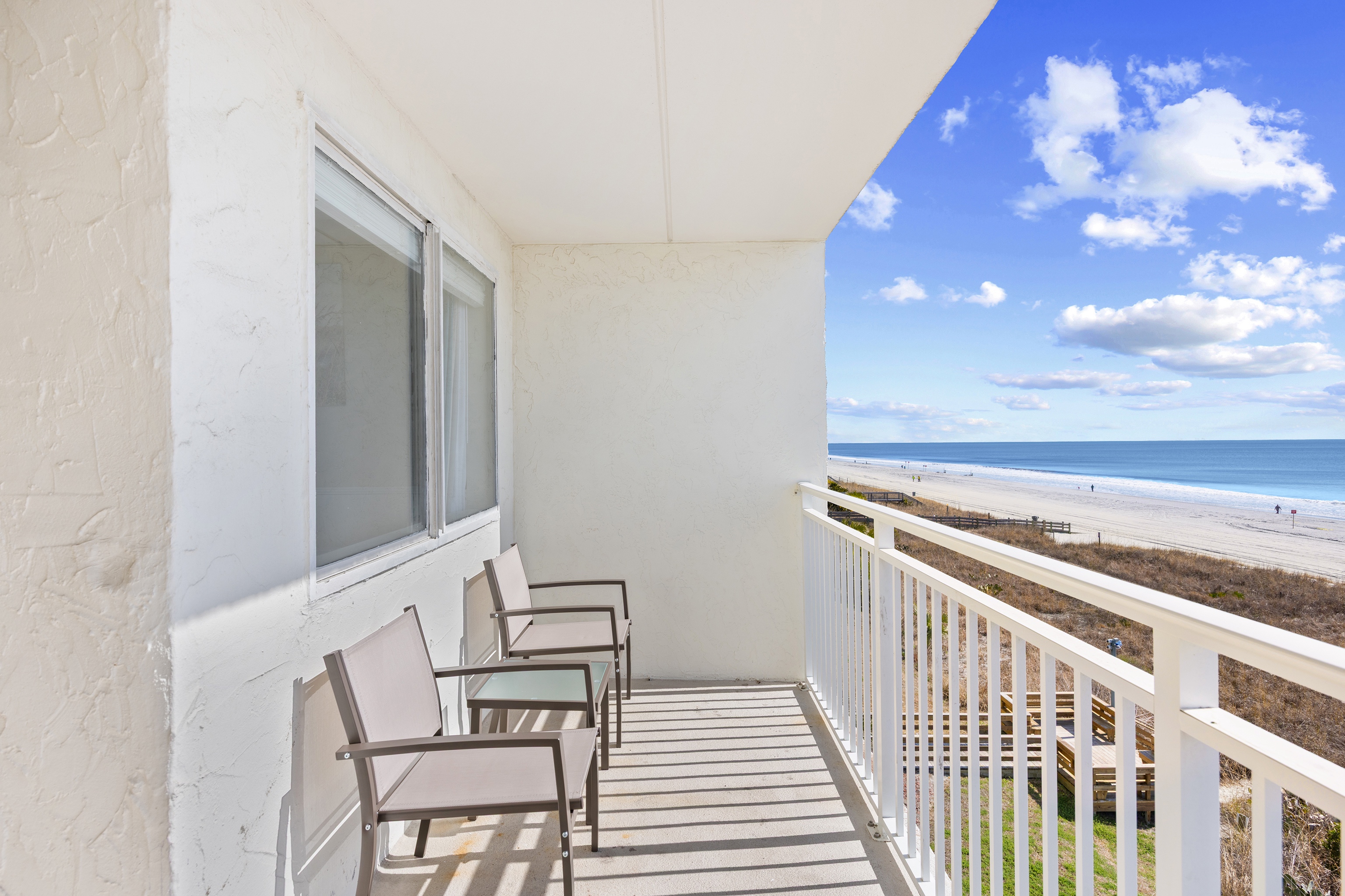 Enjoy blue horizons from the balcony
