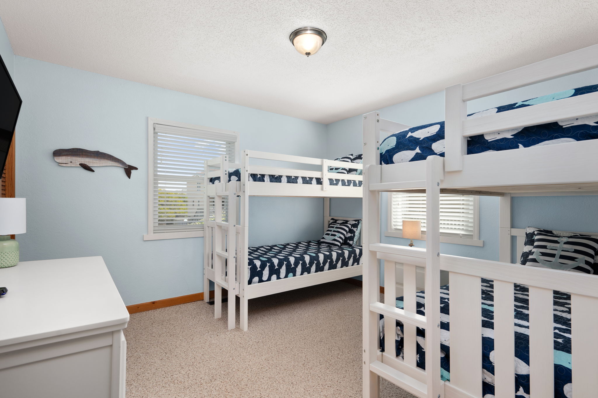 Bunk room with 4 single beds