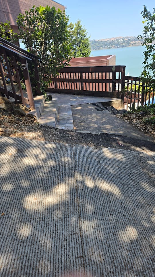 Accessible From Street (no steps)