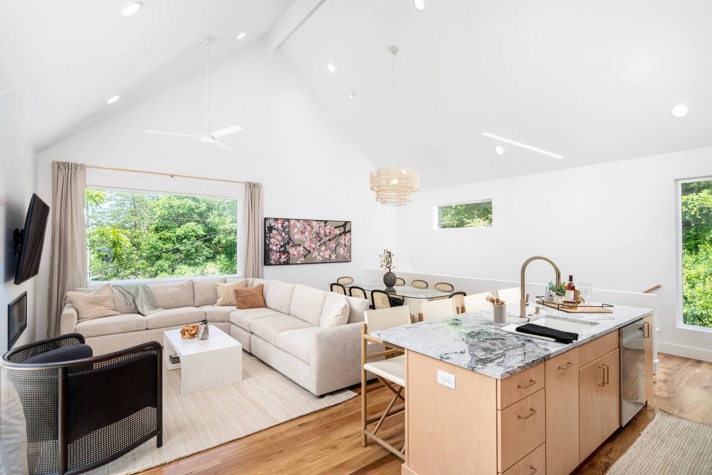 Enjoy the cozy oversized couch in front of the fireplace, or cooking on the large island and dinning for 8! 