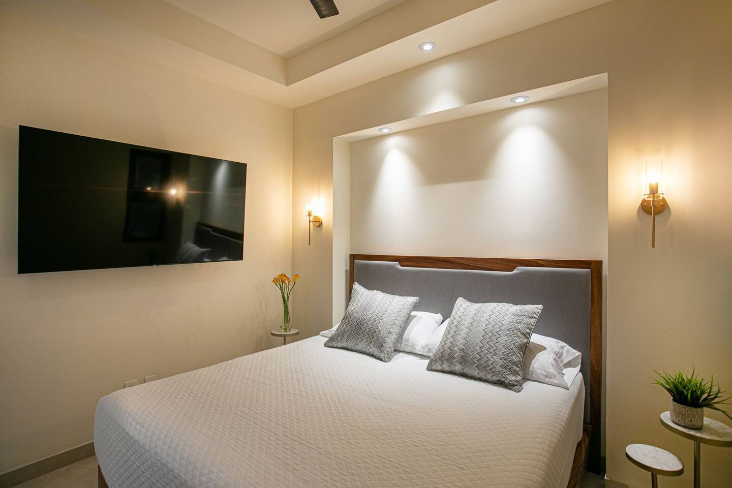 Luxurious second bedroom