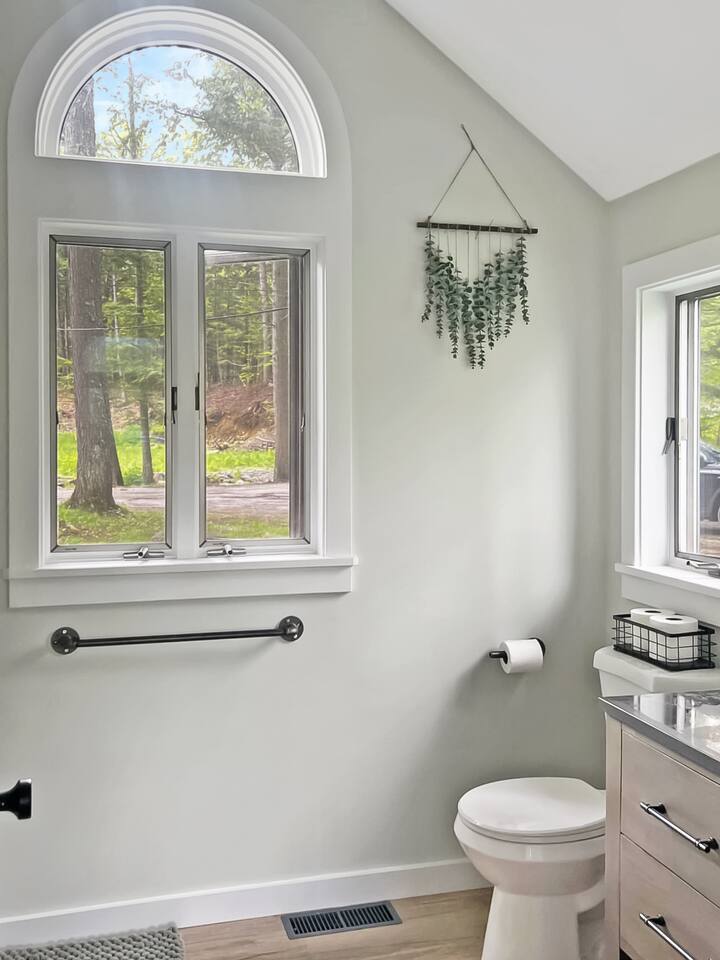 Another look at the 2nd fl full bathroom