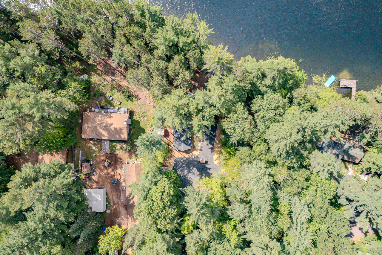 Enjoy a range of premium amenities designed for your comfort and convenience, from modern appliances to tranquil outdoor spaces with direct access to the lake