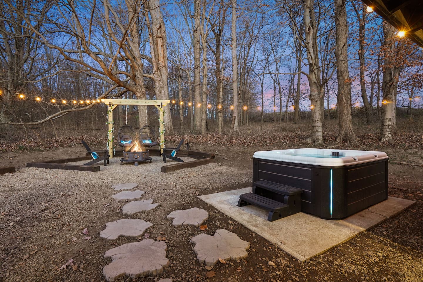 Experience the most romantic getaway in this cozy space.