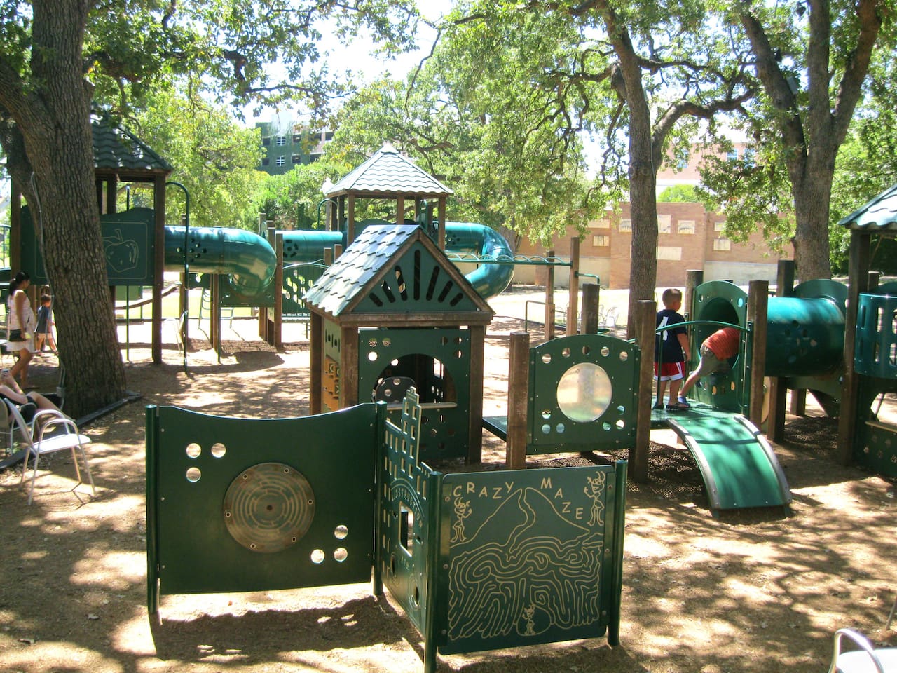 Nearby 'Central Market Cafe' - Dine on the Deck, Live Music On Weekends, Kids Love The Playscape Located Adjacent to the Deck