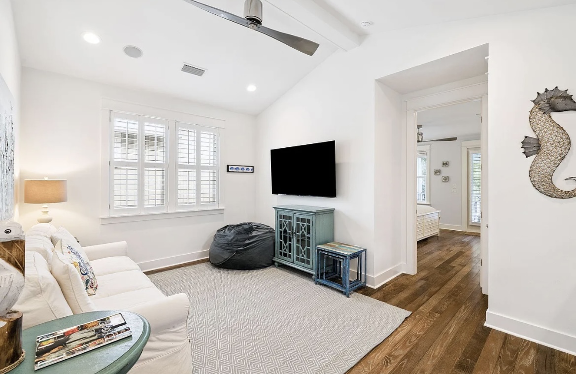 Upstairs Living Area