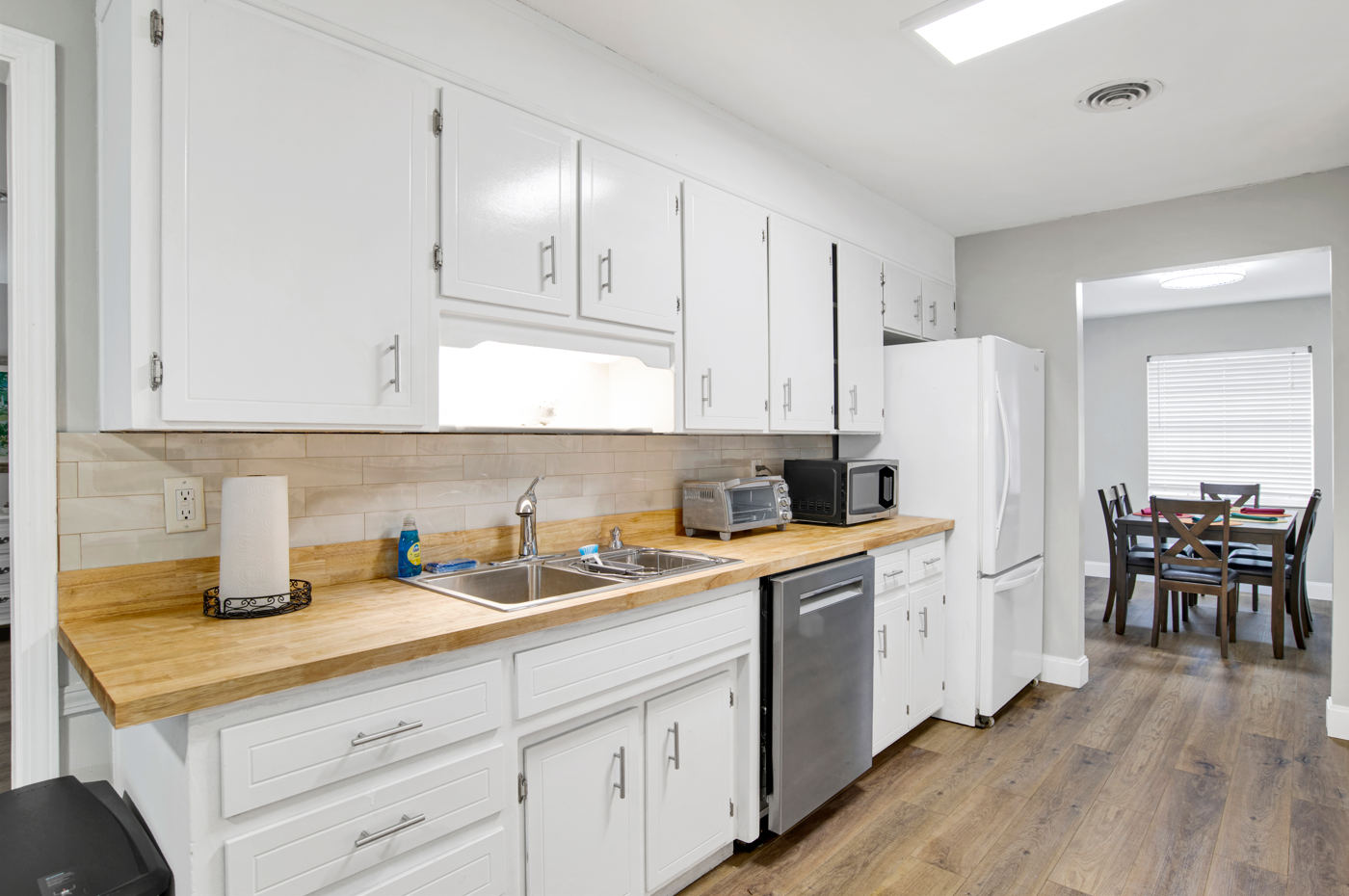 Fridge, Dishwasher, Microwave, cook top and oven