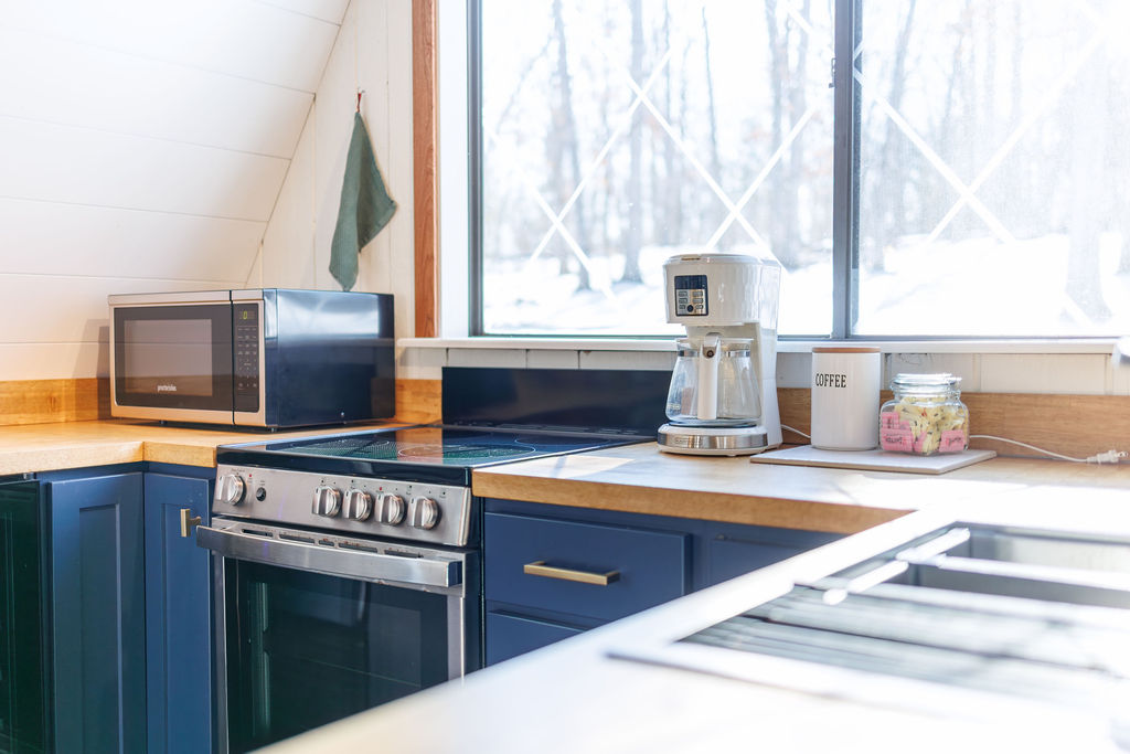 Coffee bar with Keurig and drip coffee