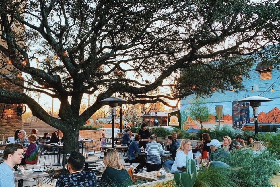 walk to best eatery and garden restaurants
