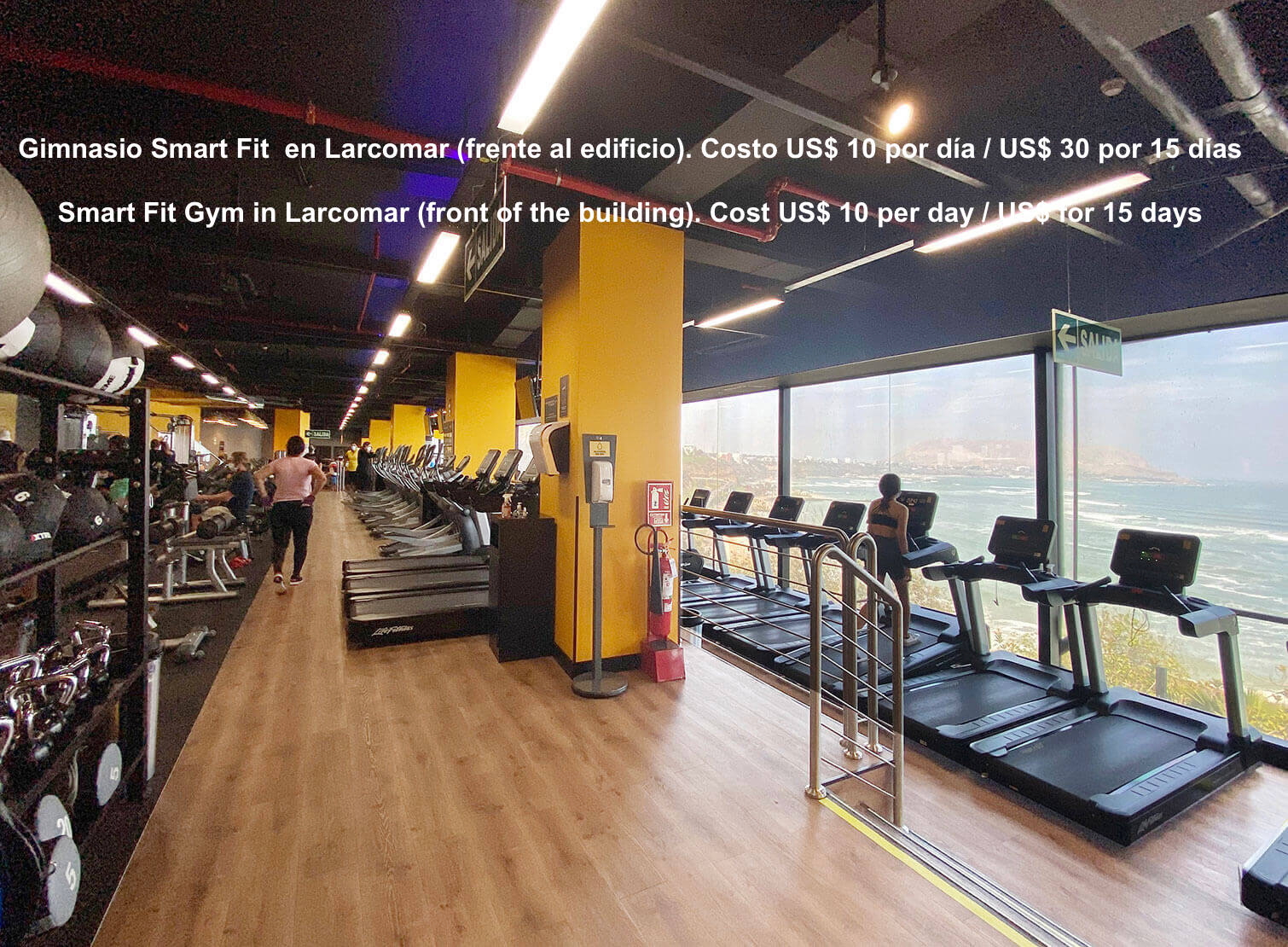 SmartFit gym in Larcomar (right in front of the building)! Cost: US$10 per day / US$ 30 for 15 days.  ——  Gimnasio SmartFit en Larcomar (frente al edificio)! Costo: US$10 por día / US$ 30 por 15 días.