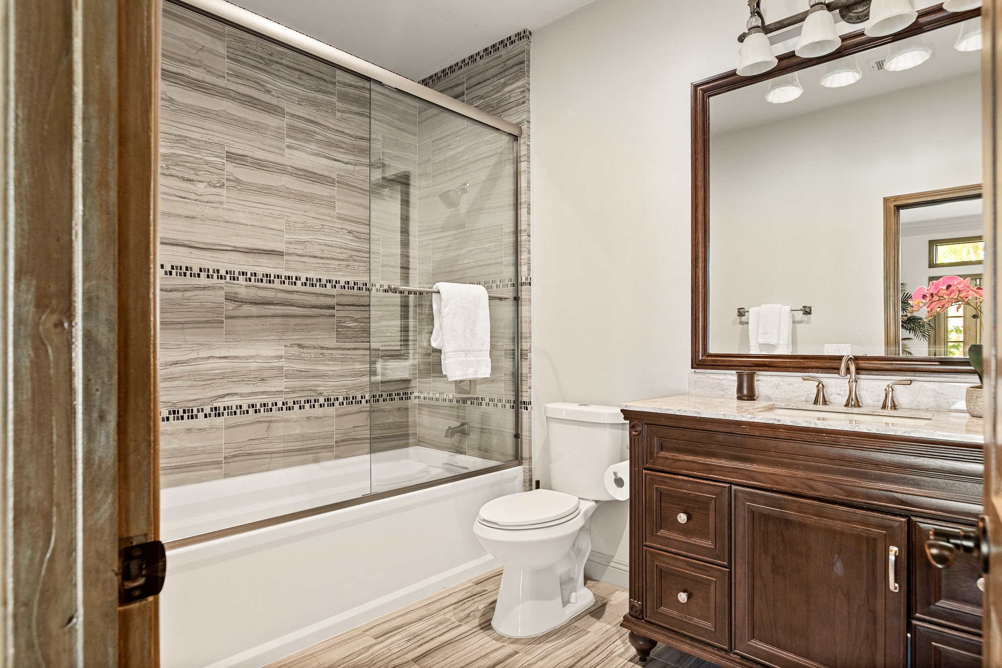 Casita Primary Bathroom (11)