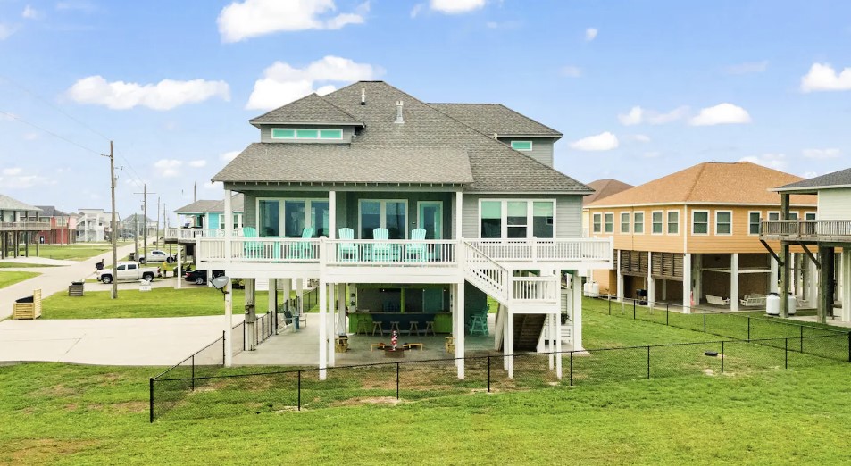 1d99bac57ec847b3bad778ef7c8d2e49 | Beachhouse | Texas | TX | Vacation Homes | Galveston | Crystal Beach | Kokomo | Breezy Days | Beachfront Elegance | Sunrise Serenity | Southern Sands Property Management, LLC