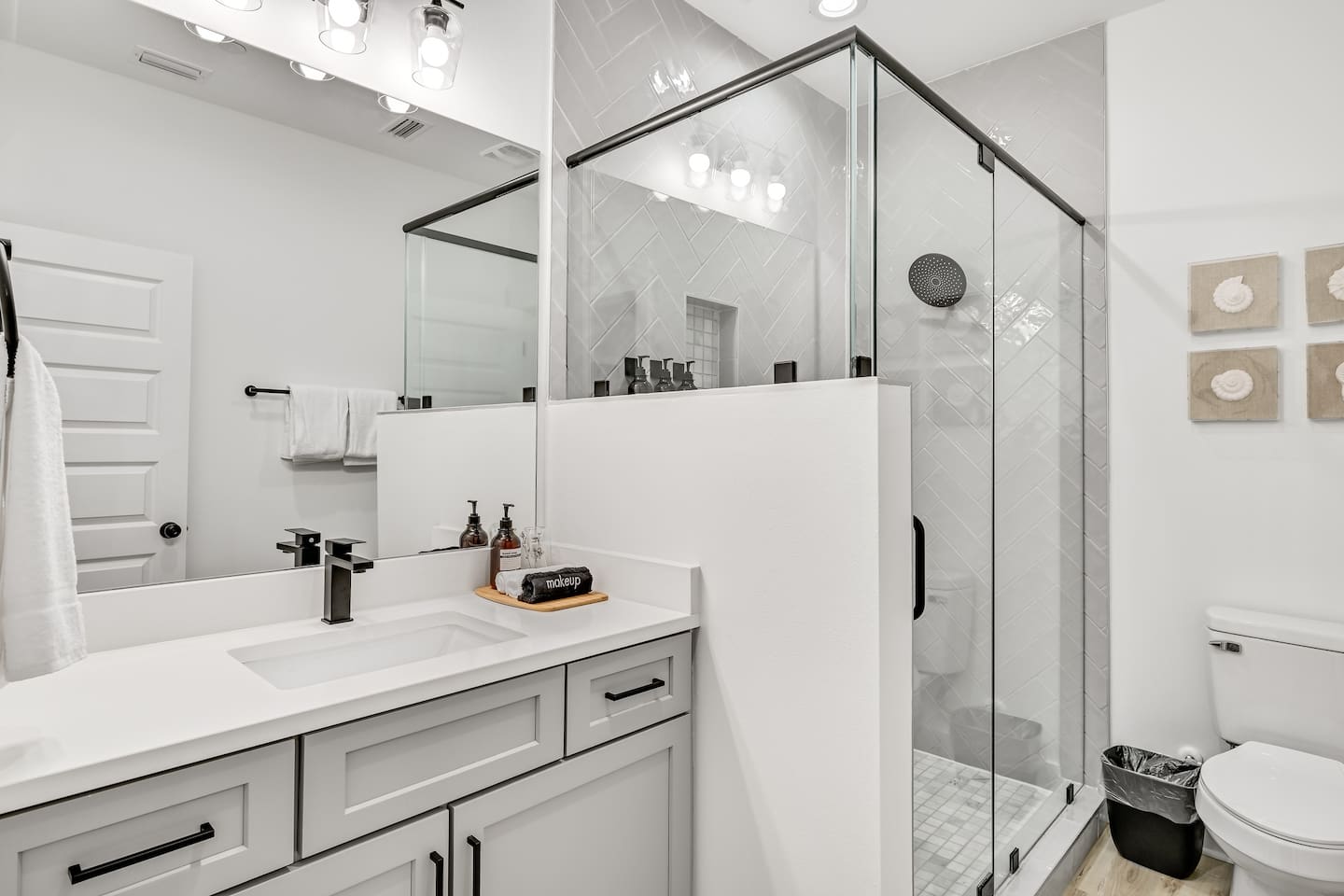 King Suite # 4: Private Bathroom (second floor)