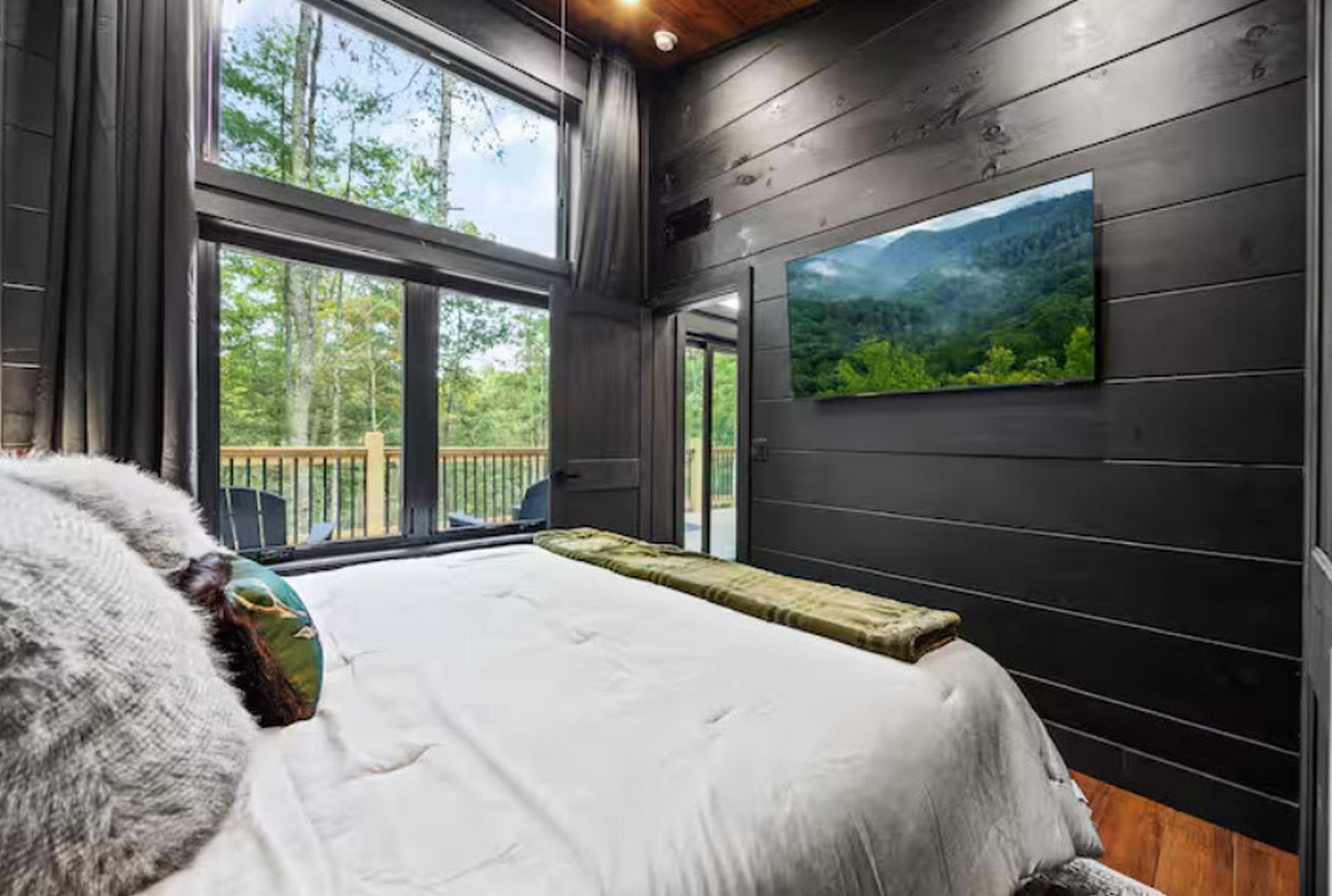 Smart TV in each King bedroom
