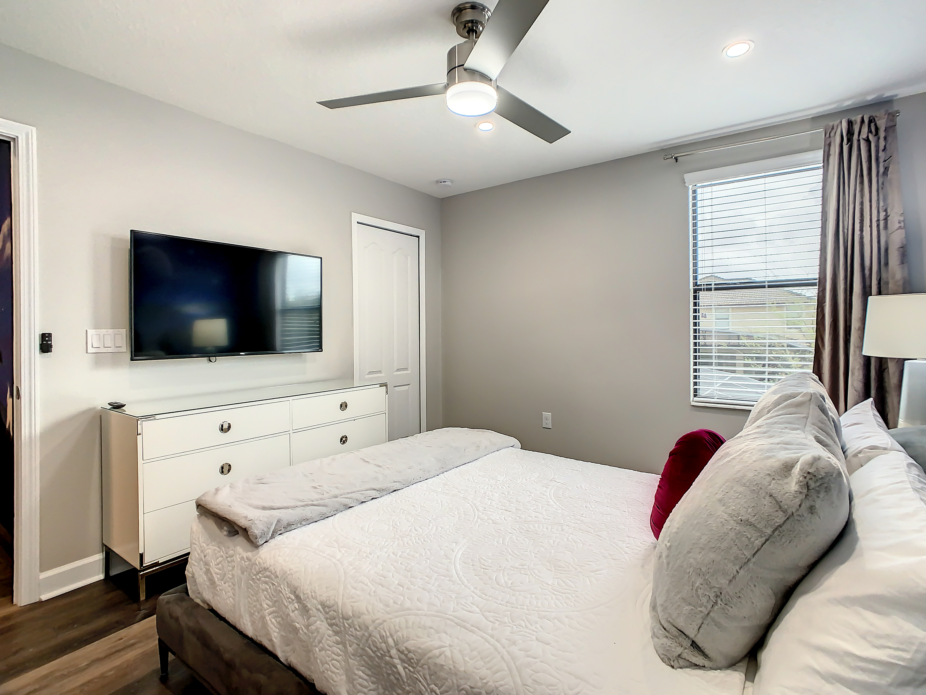 50" Smart TV