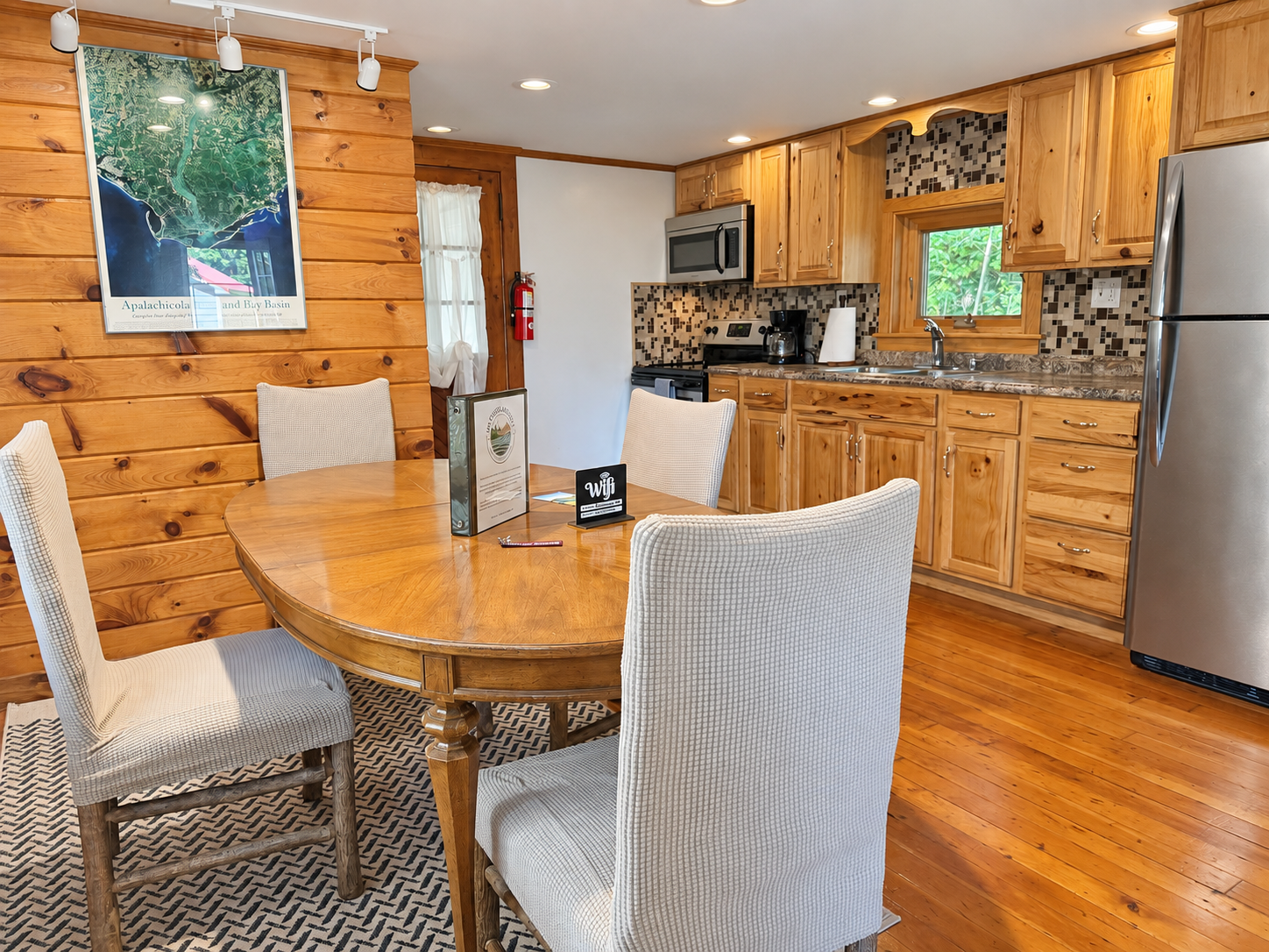 Hatch's Roost eat in kitchen