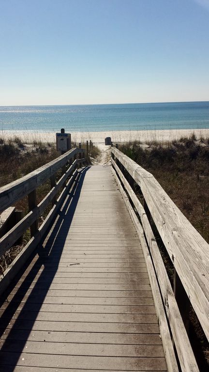 Stepless all the way to the sand making it convenient to wheel beach carts, coolers, strollers and wagons right onto the beach.