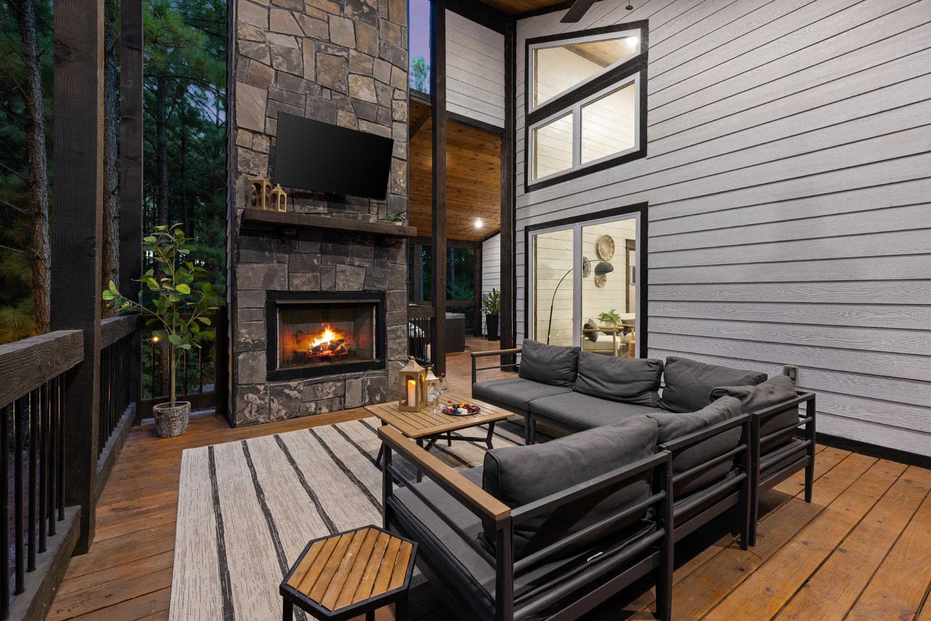 Your spot to slow down. Curl up by the fire, catch up on a good book or indulge in your favorite guilty-pleasure show, with the pines as your backdrop.