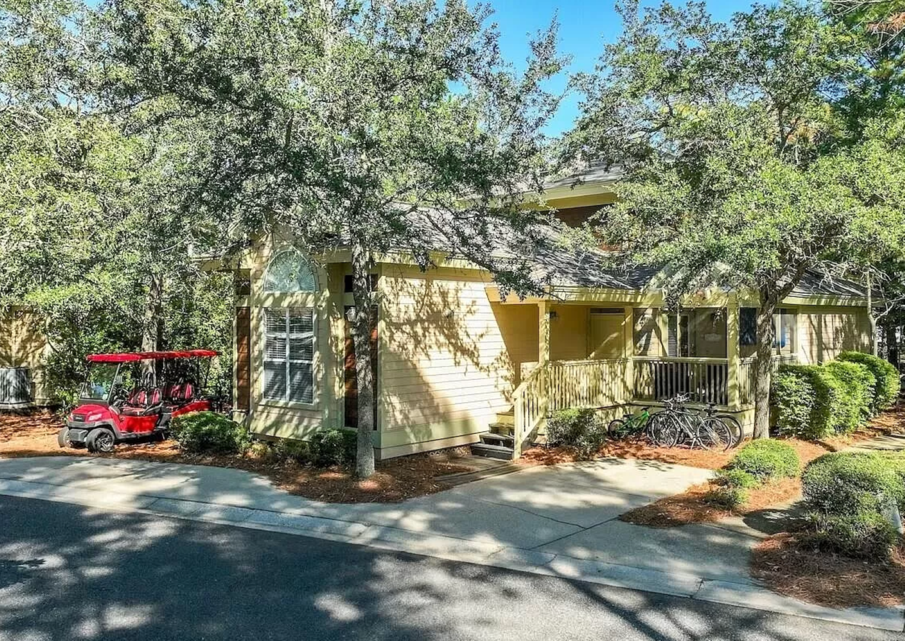 The house is immersed in the picturesque bay front area. If you were wondering, that 6-seat golf cart and three bicycles are at your complete disposal.