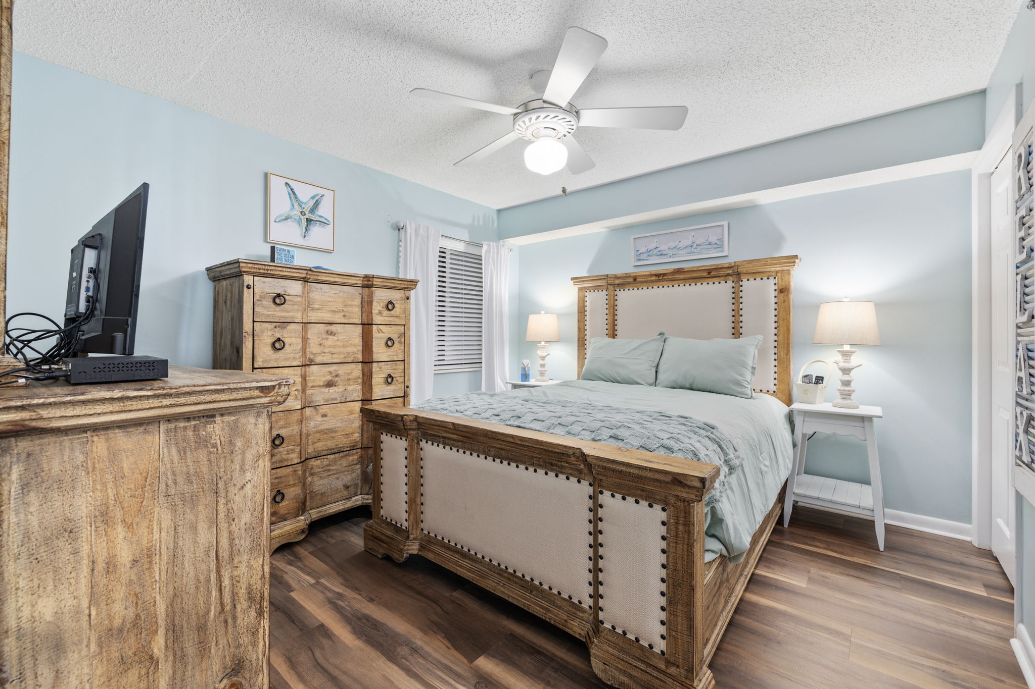 Guest Bedroom with Queen Bed