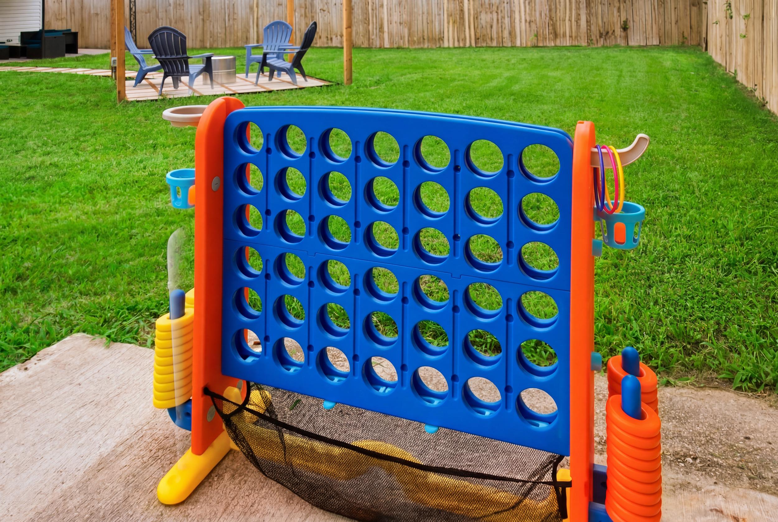 Lifesize Connect Four and Outdoor Games on the patio. Fun for all ages between trips to Six Flags Over Texas and Hurricane Harbor, both a quick drive from the home.