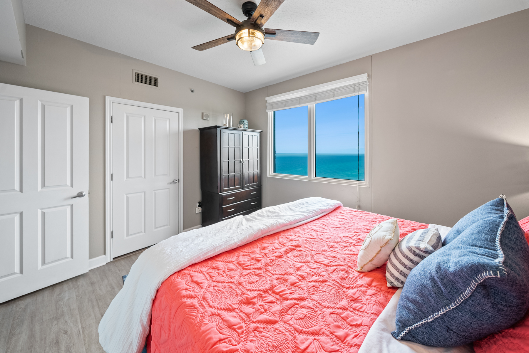 Seahorse Suite ~ King Bed