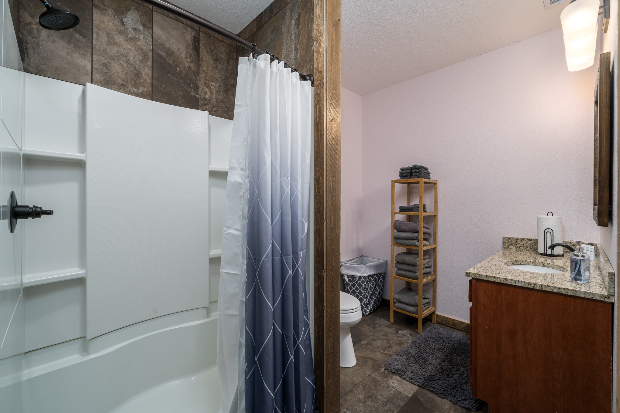 Lower level full bathroom.