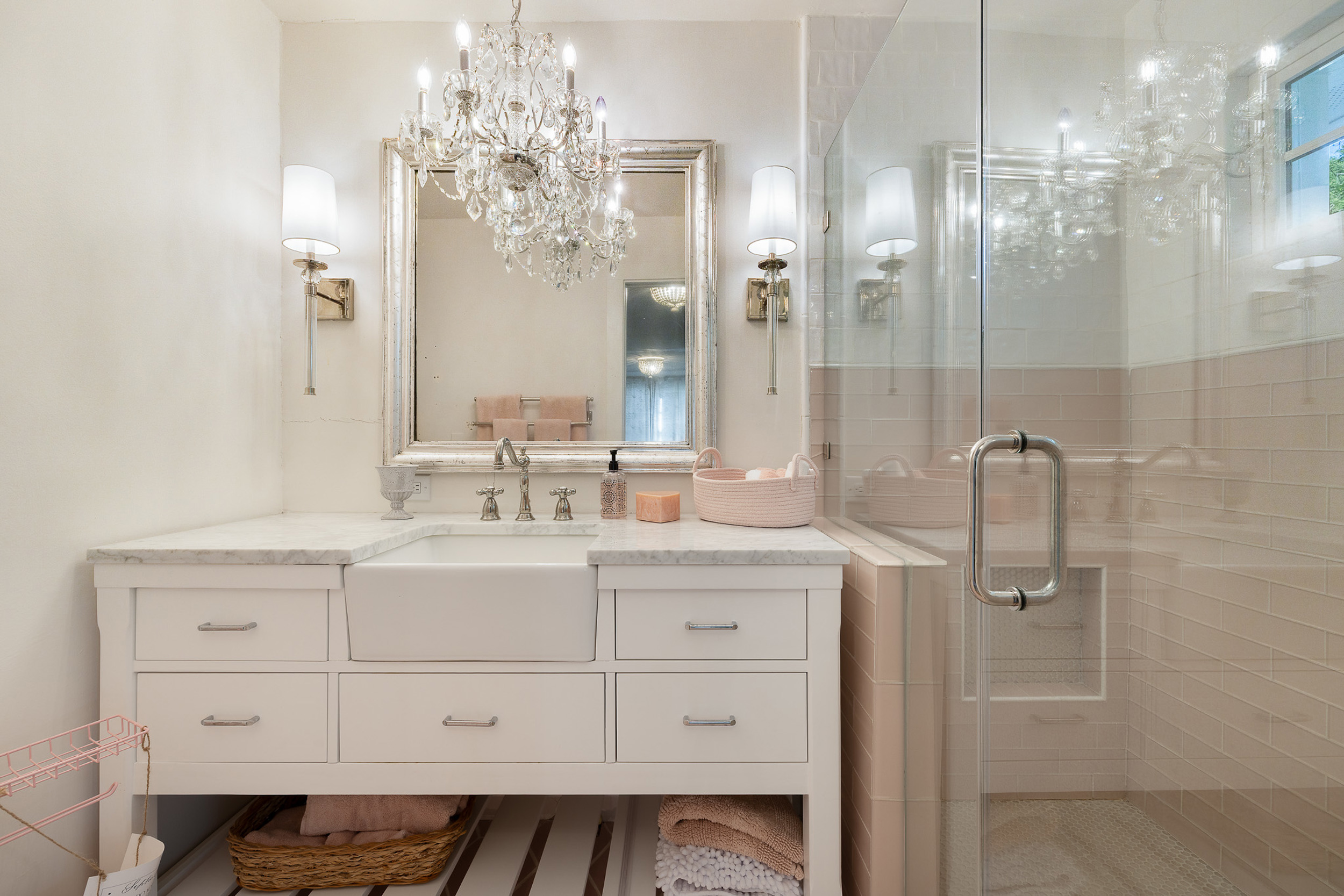 Main bath ensuite pink bathroom