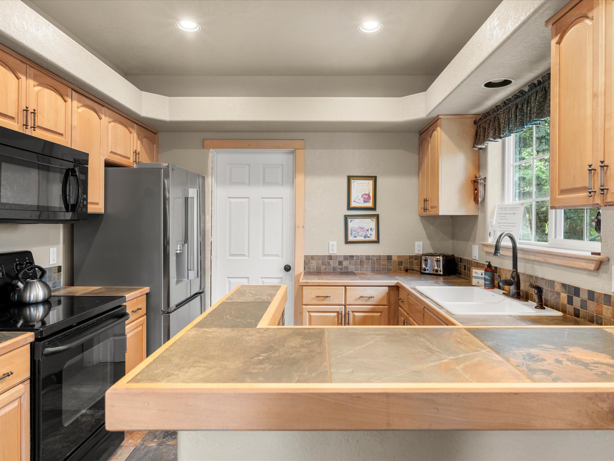 Hawks Nest Kitchen