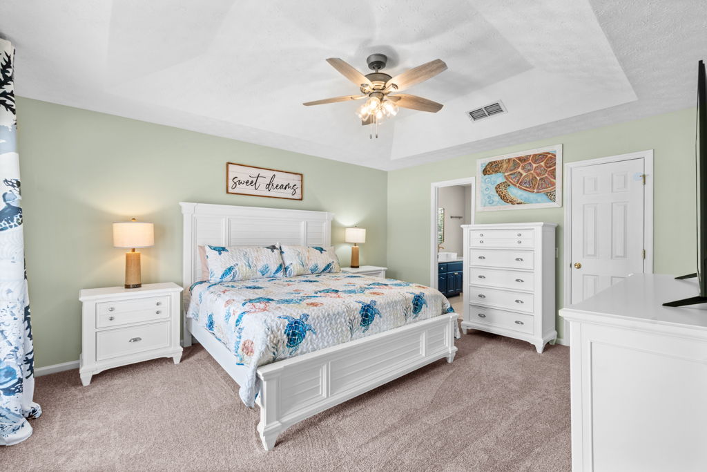 Master Sea Turtle Suite-Upstairs King Bedroom