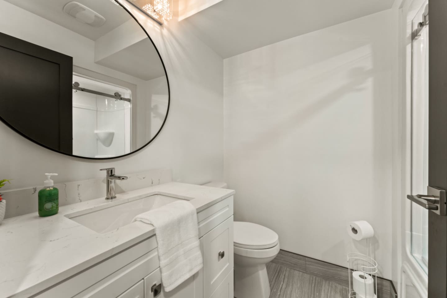 2nd floor bathroom offers a clean and modern design.